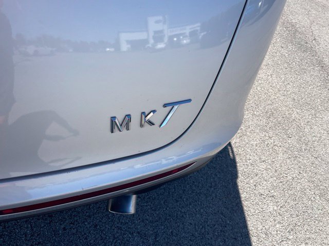 Used 2019 Lincoln MKT AWD image 9
