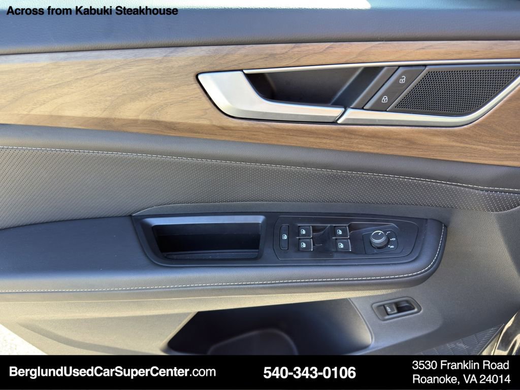 Used 2025 Volkswagen Atlas SE image 16