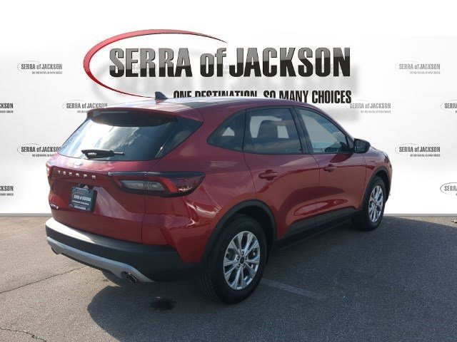 Used 2025 Ford Escape Active w/ Cold Weather Package image 9
