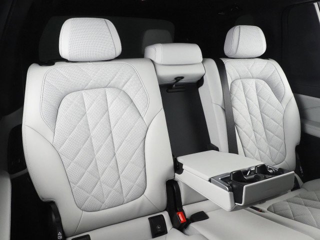 Used 2024 BMW X7 xDrive40i image 17