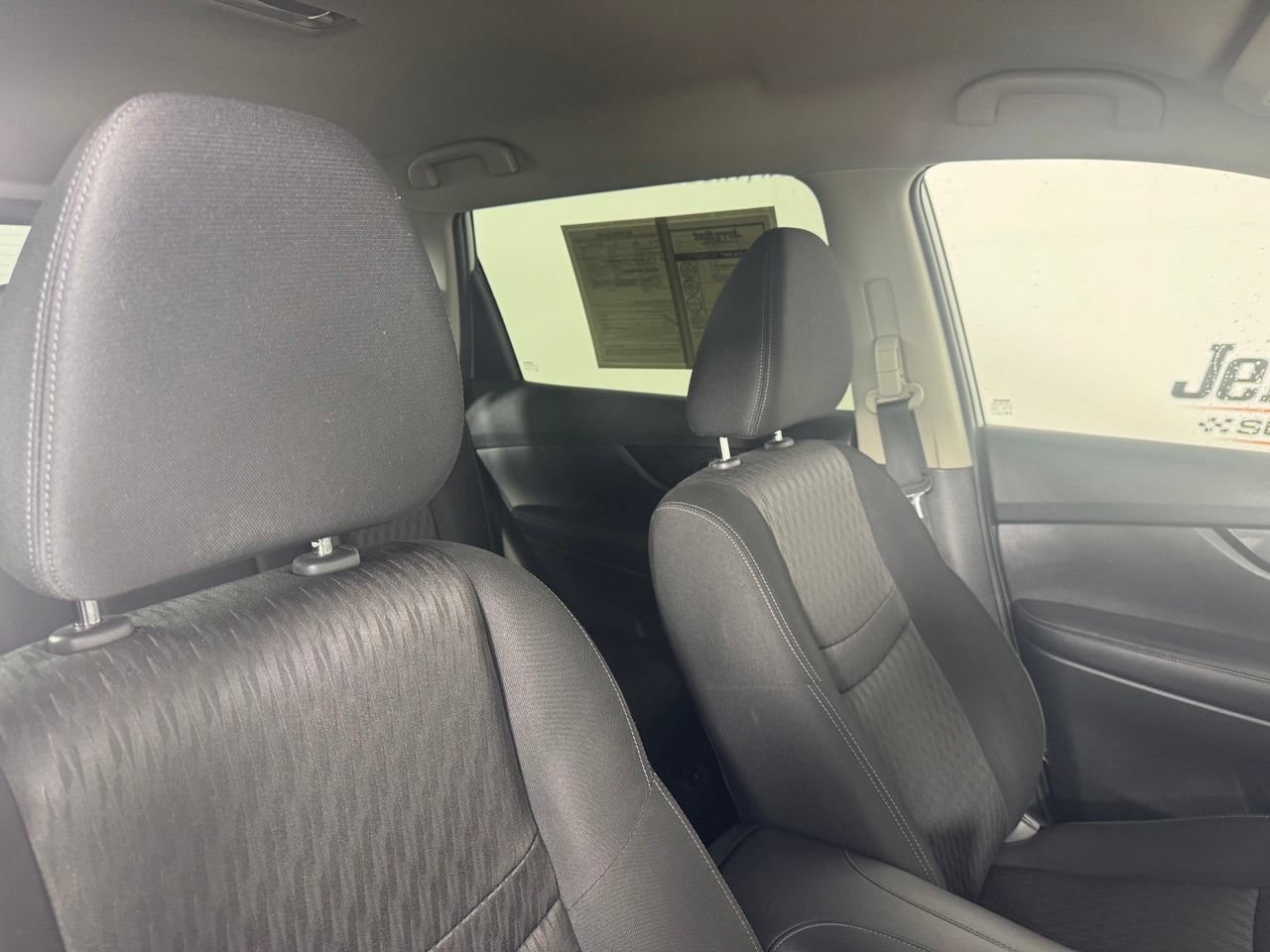 Used 2018 Nissan Rogue SV FWD image 33