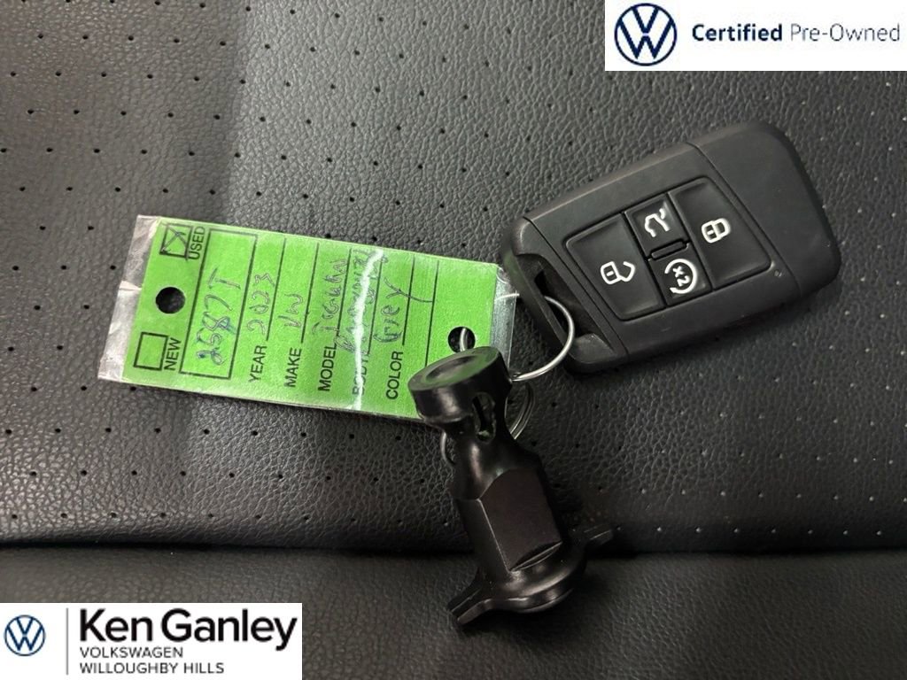 Used 2023 Volkswagen Tiguan SE R-Line AWD/4WD image 27