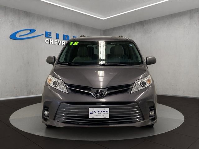 Used 2018 Toyota Sienna XLE w/ XLE Navigation Package image 5