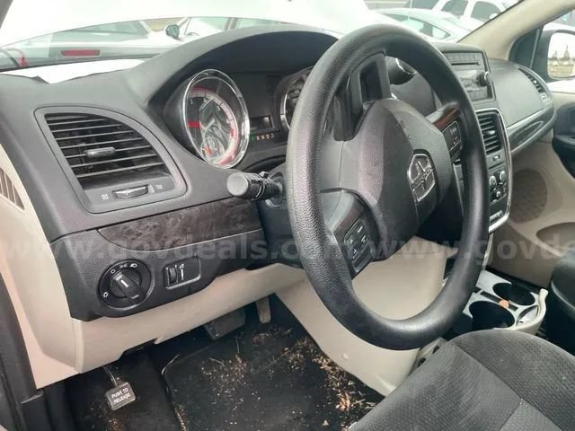 Used 2016 Dodge Grand Caravan SE w/ Quick Order Package 29E SE FWD image 12