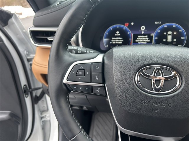 Used 2024 Toyota Highlander Platinum image 17