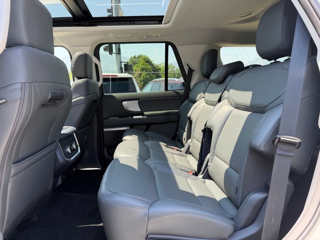 Used 2026 Ford Expedition Active AWD/4WD image 18