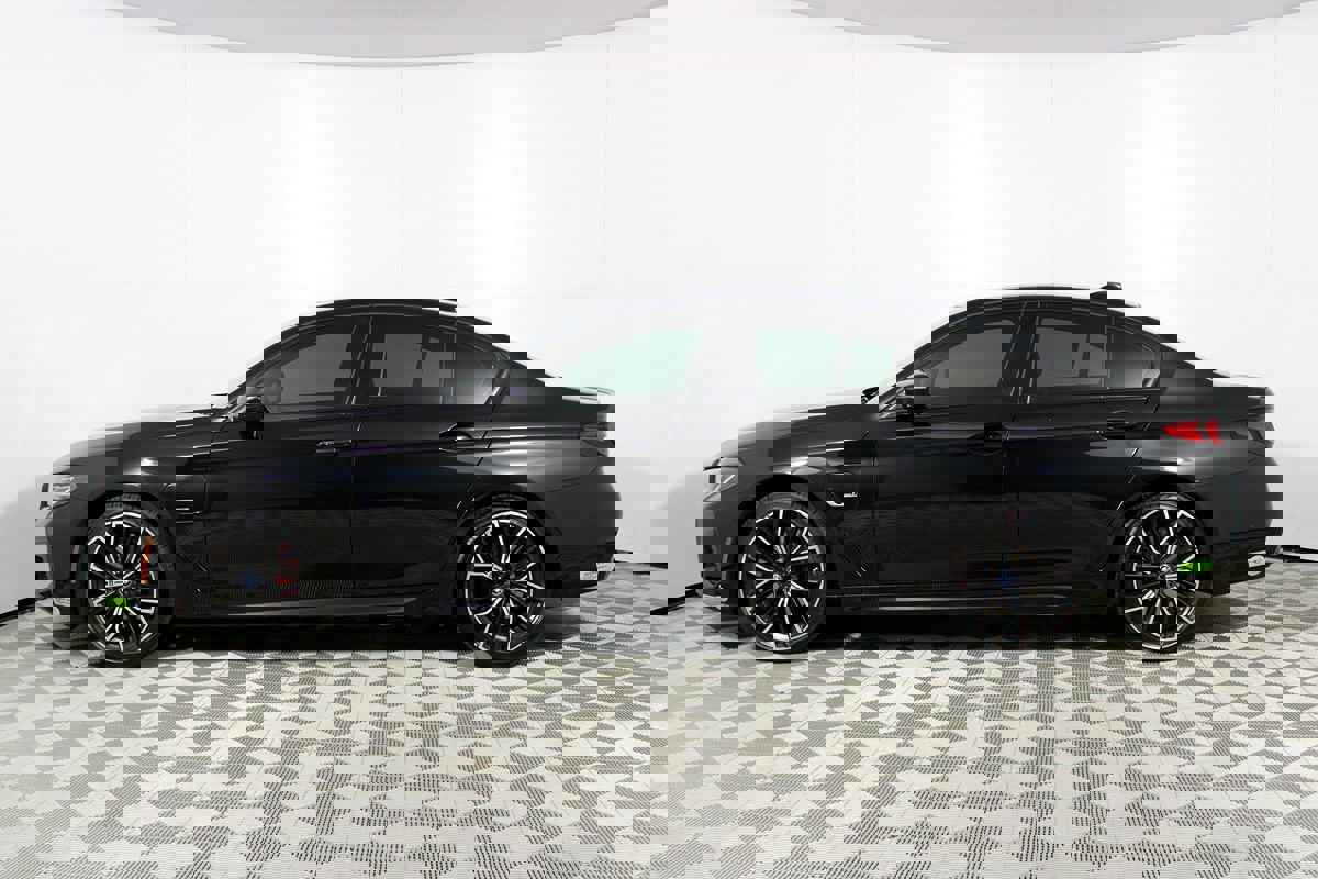 Used 2023 BMW 530e w/ M Sport Package image 34