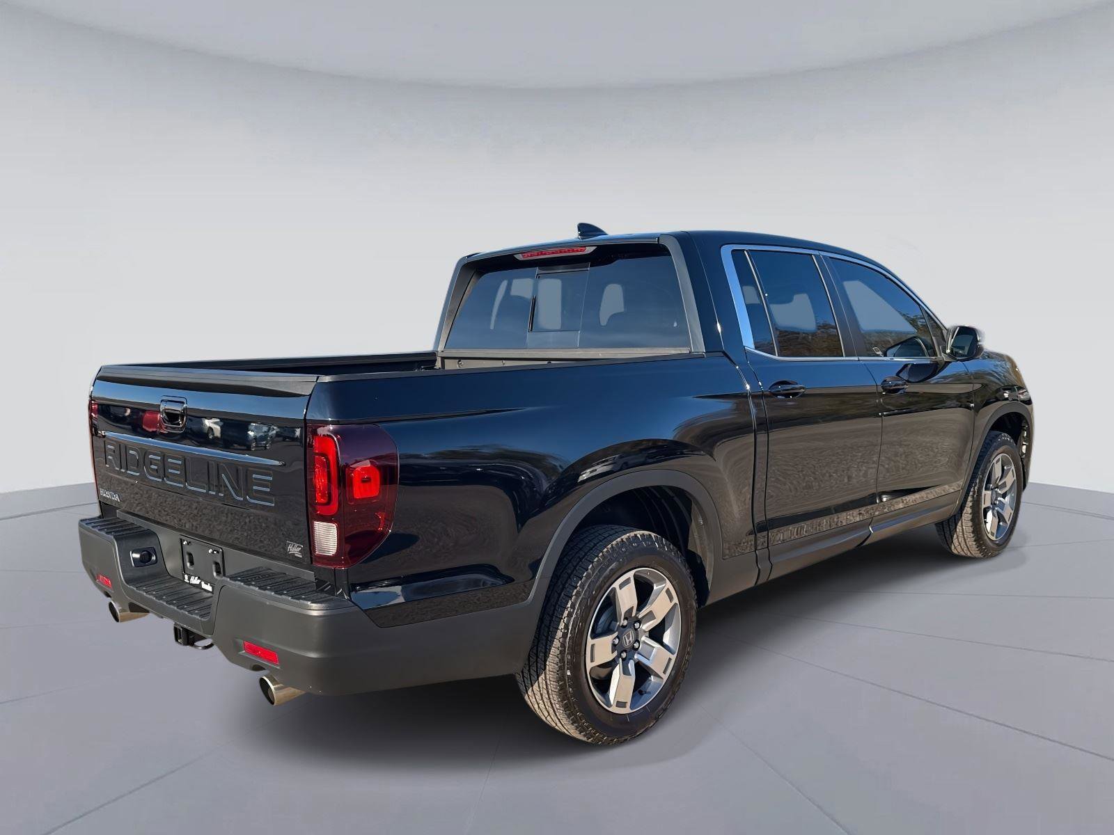 Certified 2025 Honda Ridgeline RTL image 4