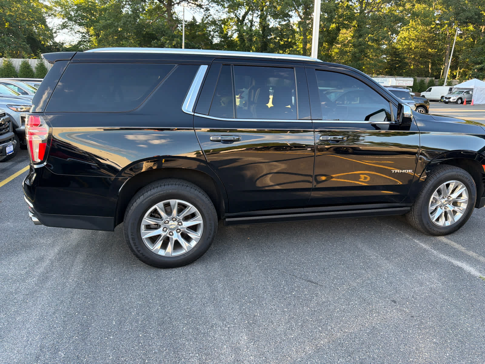 Certified 2022 Chevrolet Tahoe Premier AWD/4WD image 2