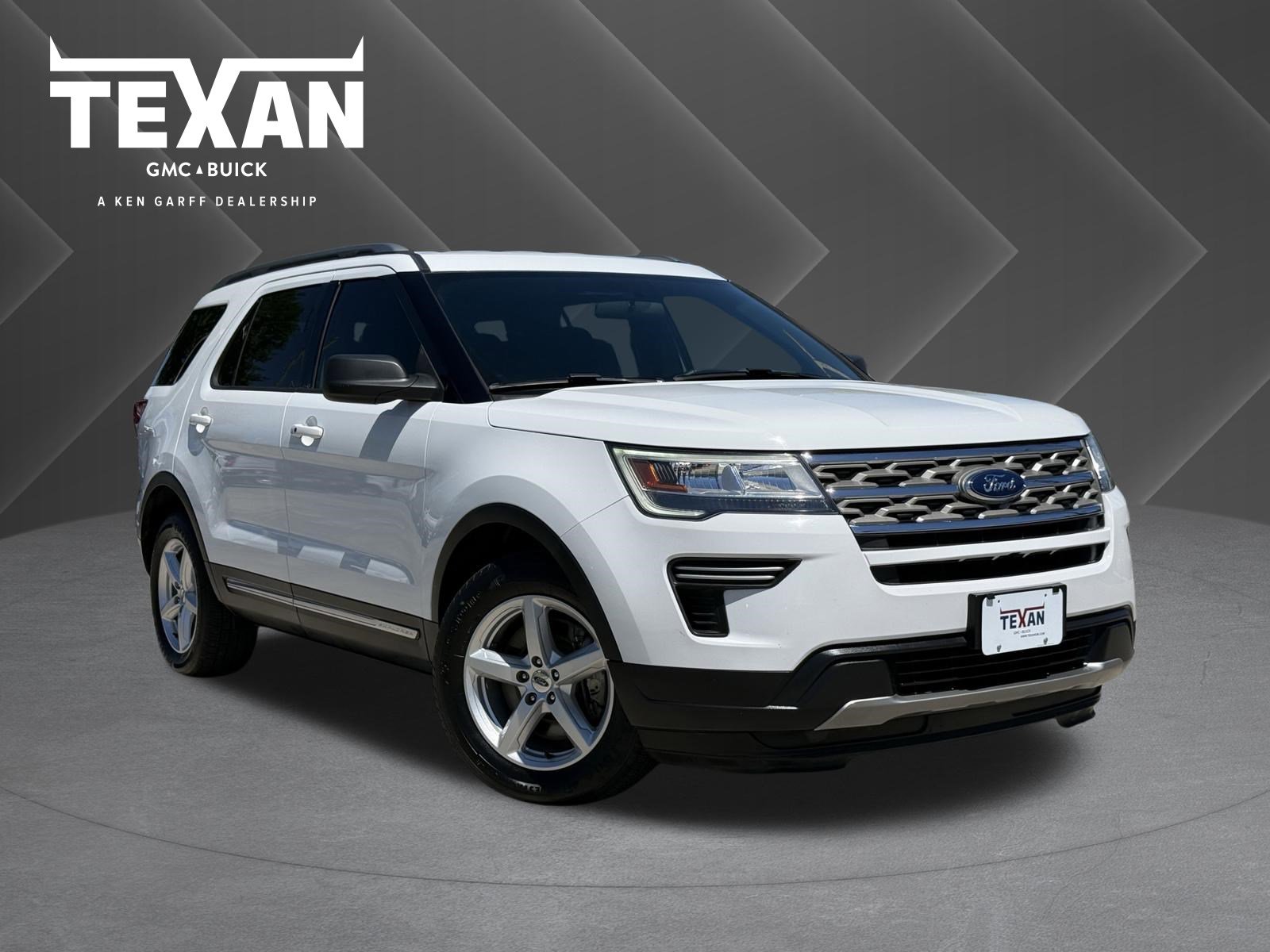 Used 2018 Ford Explorer XLT image 1