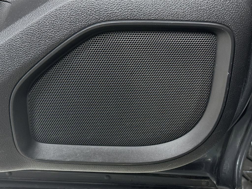 Used 2017 Nissan Titan SV image 18