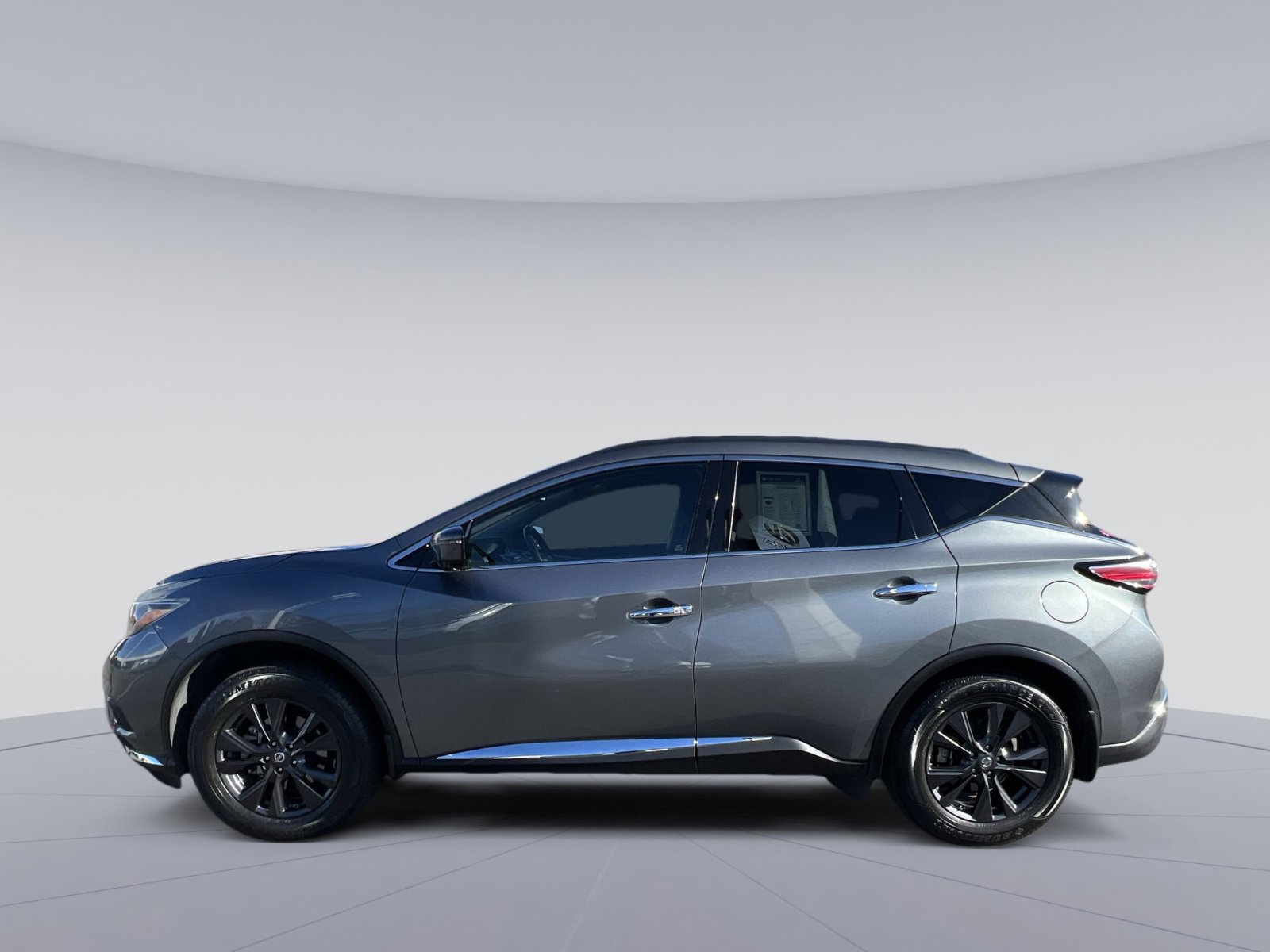 Used 2018 Nissan Murano SV w/ Premium Package image 2