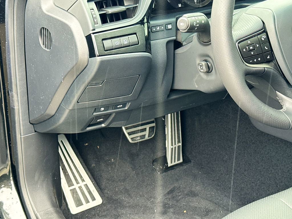 New 2025 Lexus ES 350 F Sport image 17