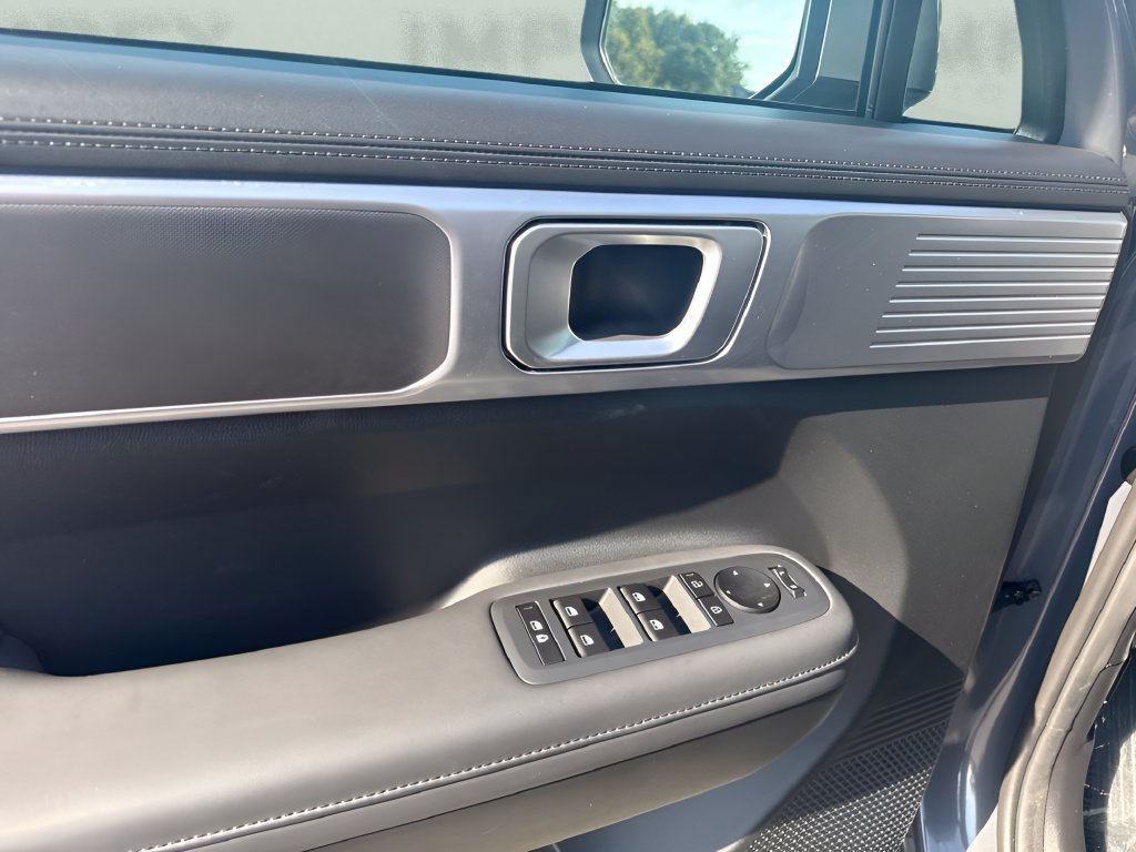Used 2026 Hyundai Santa Fe SEL FWD image 21