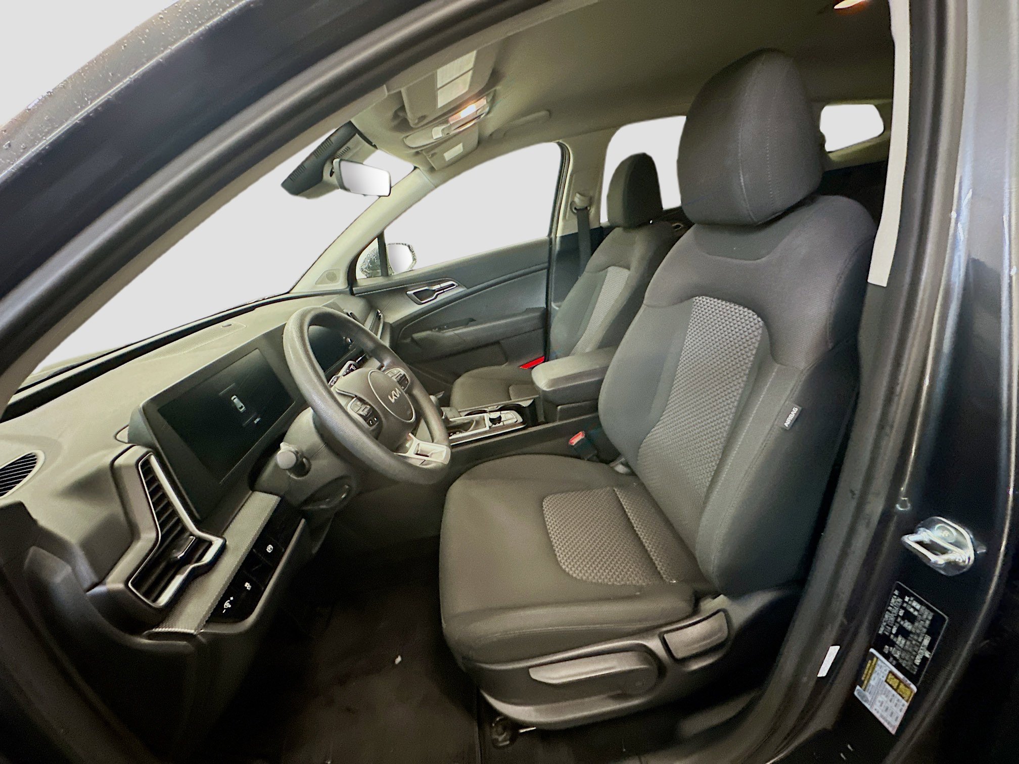 Used 2025 Kia Sportage LX image 13