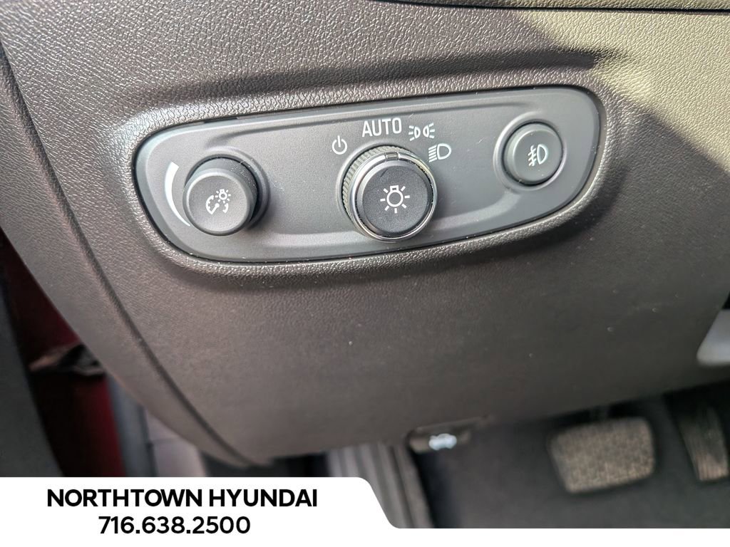 Used 2021 Chevrolet Equinox LT image 28