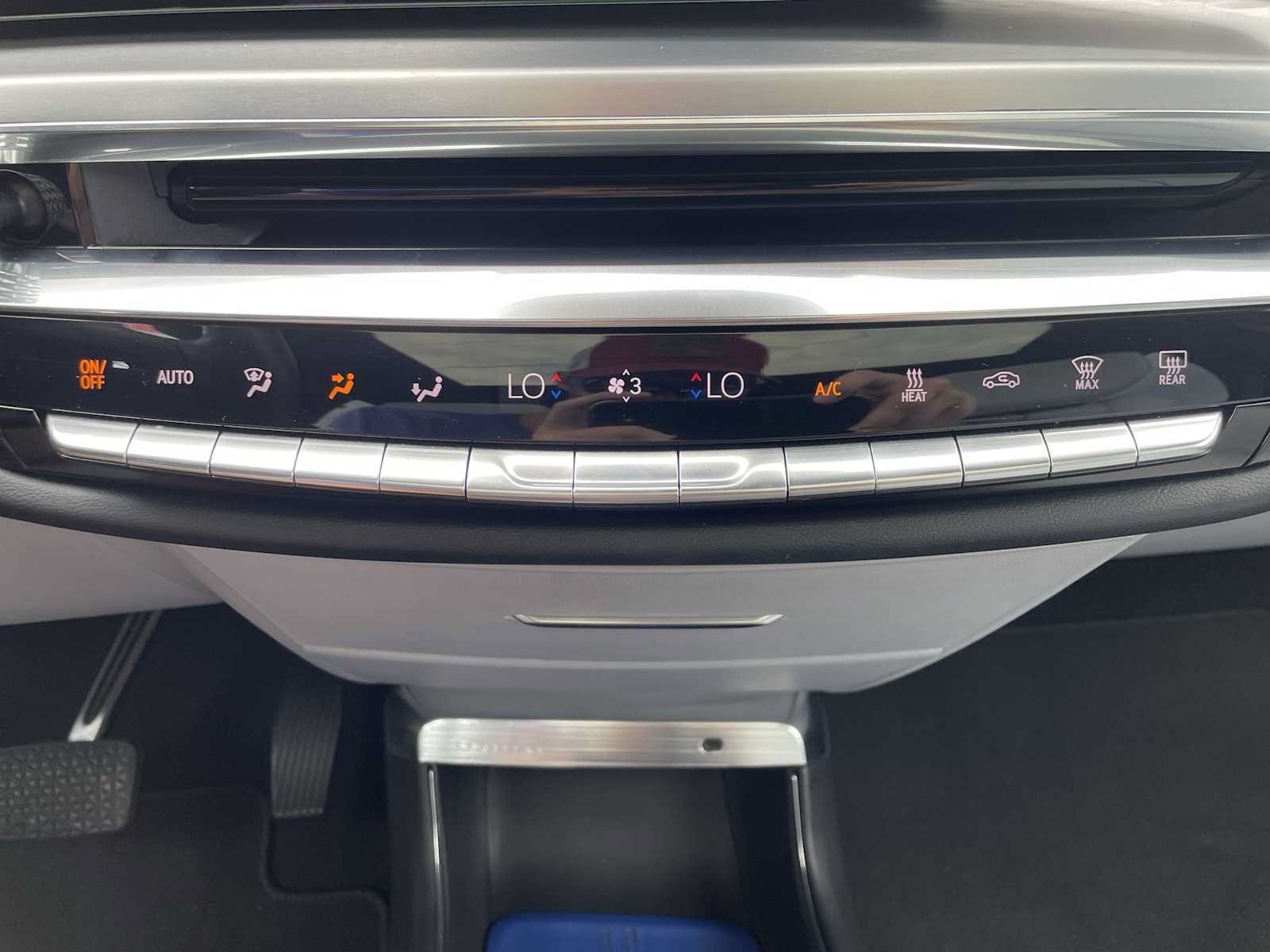 Certified 2024 Cadillac Lyriq Luxury AWD/4WD image 19