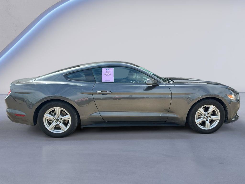 Used 2017 Ford Mustang Coupe RWD image 6