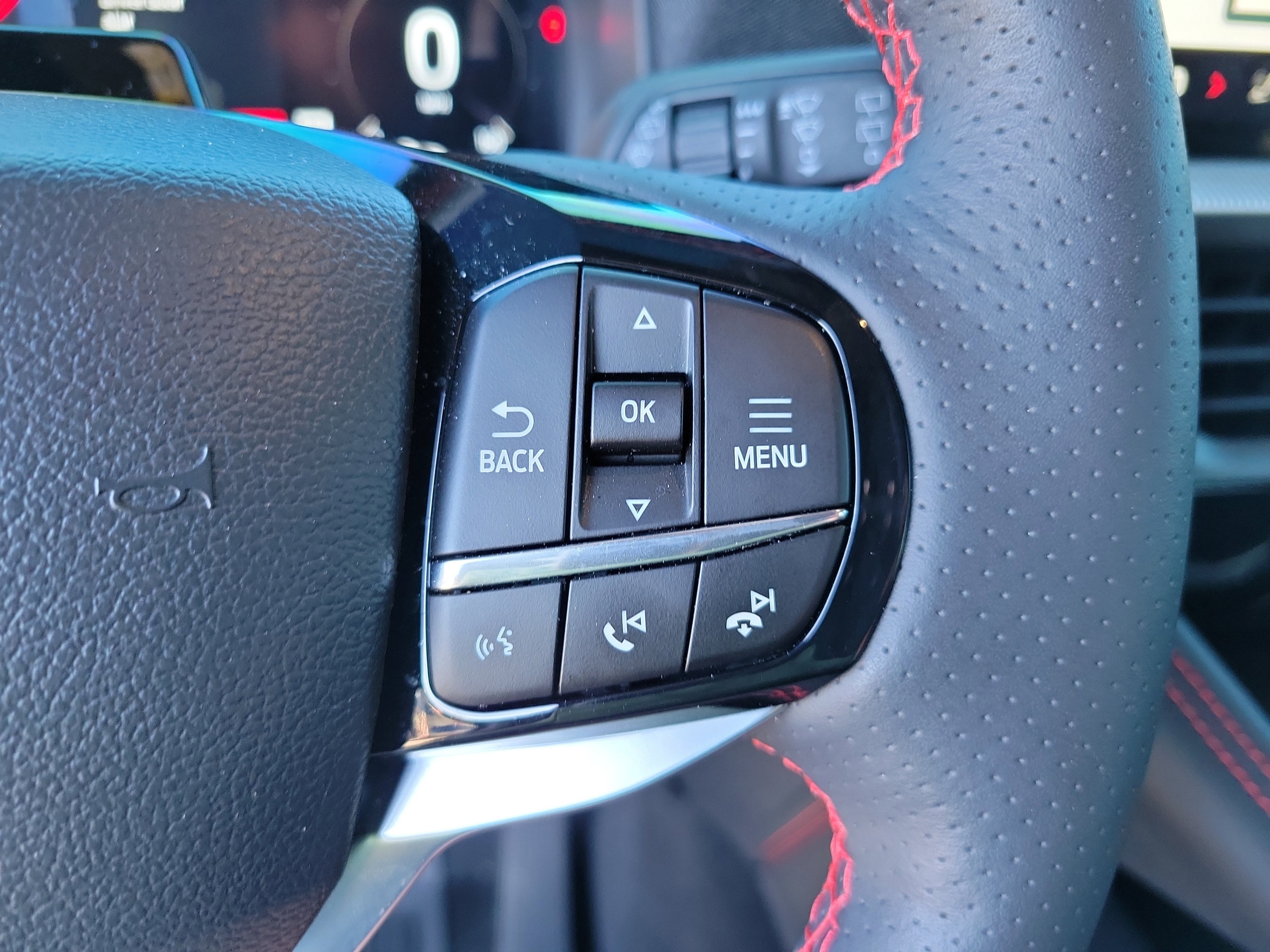 Used 2025 Ford Explorer ST-Line AWD/4WD image 22