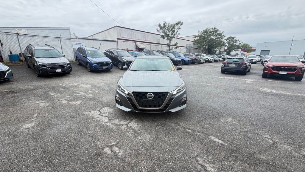 Used 2020 Nissan Altima 2.5 SR w/ Premium Package AWD/4WD image 2