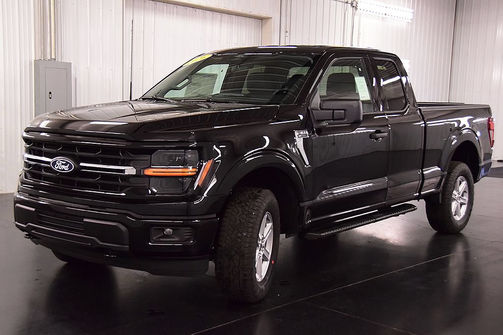 New 2026 Ford F150 XLT w/ Equipment Group 301A Standard AWD/4WD image 3