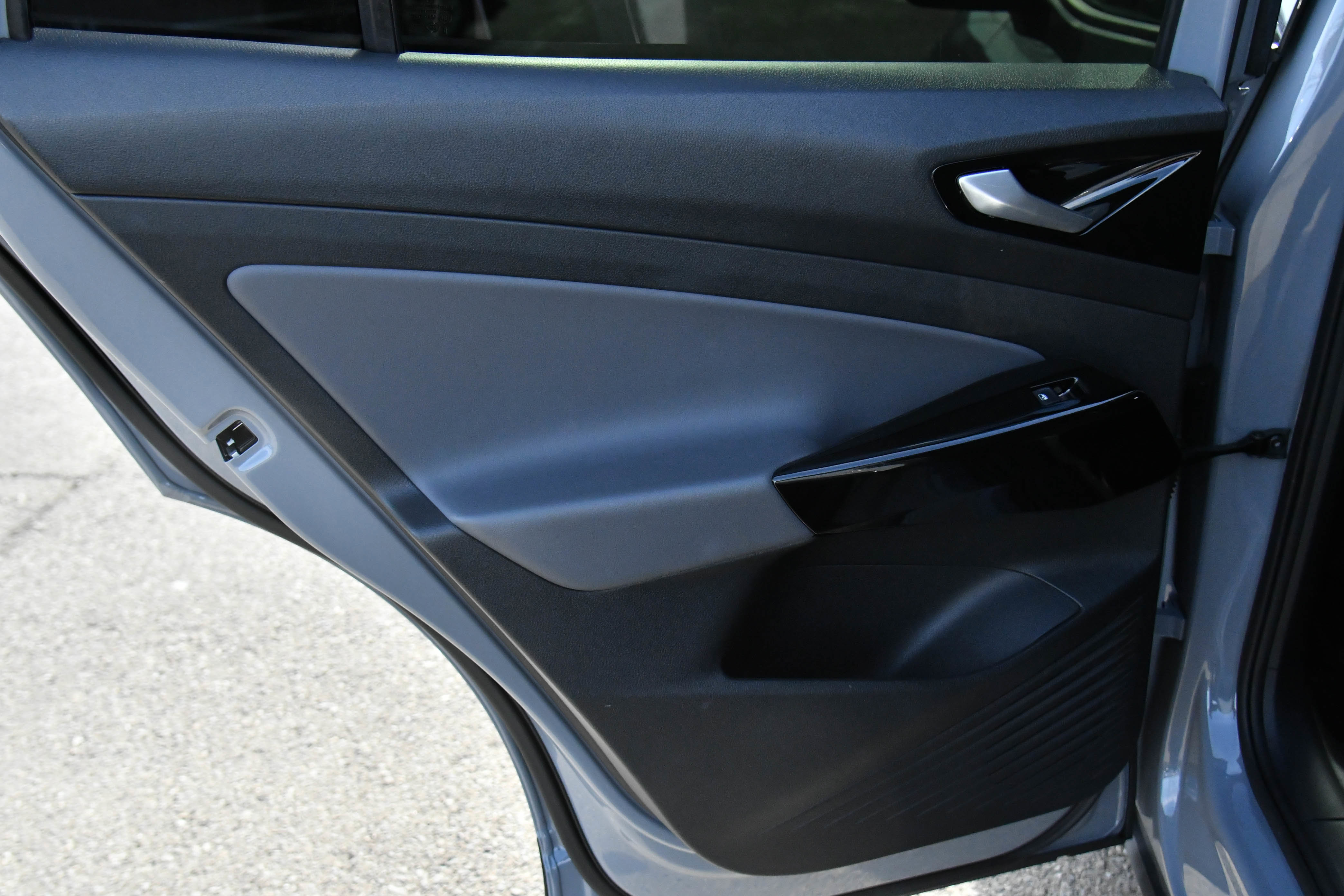 Used 2021 Volkswagen ID.4 Pro image 36