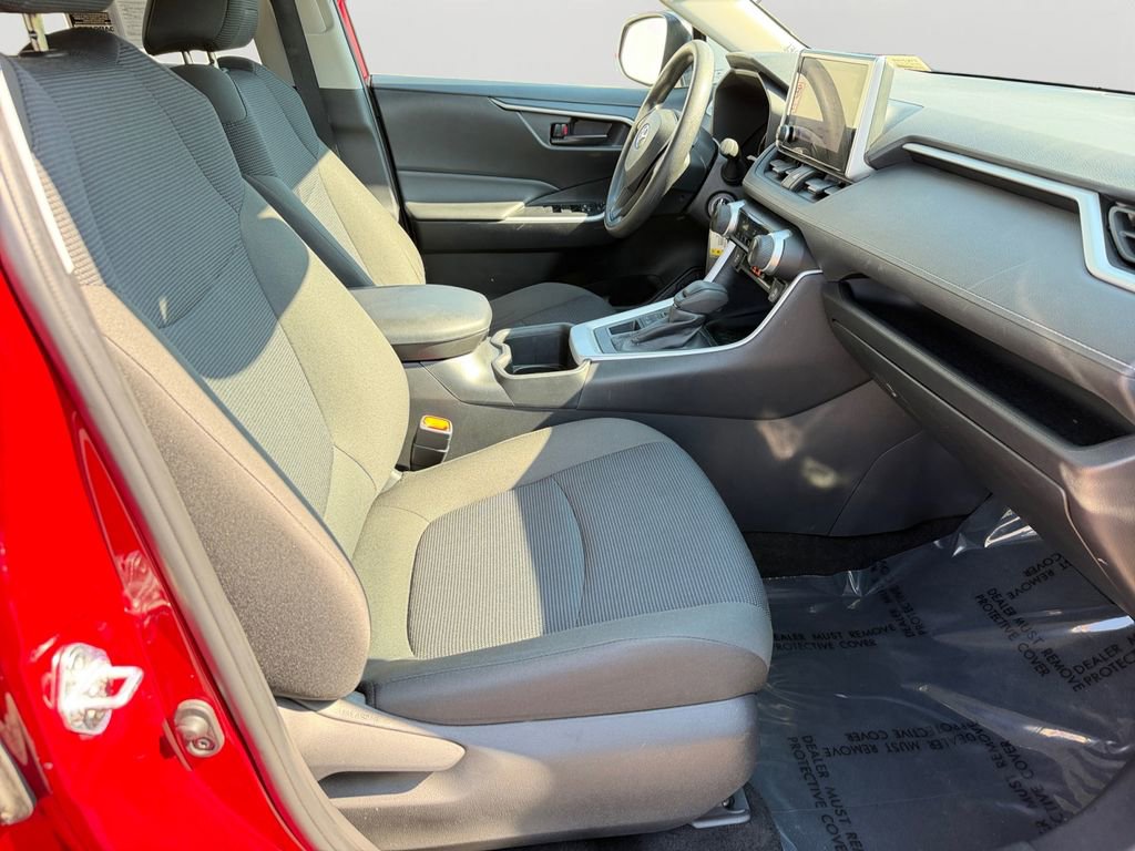 Used 2024 Toyota RAV4 LE AWD/4WD image 12