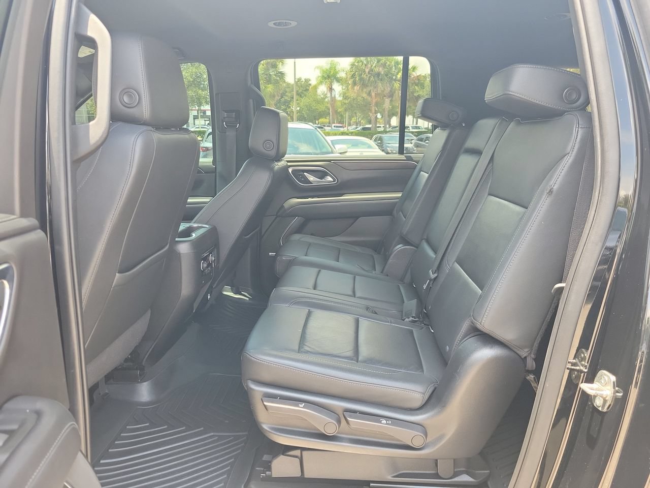 Used 2022 Chevrolet Suburban LT AWD/4WD image 11