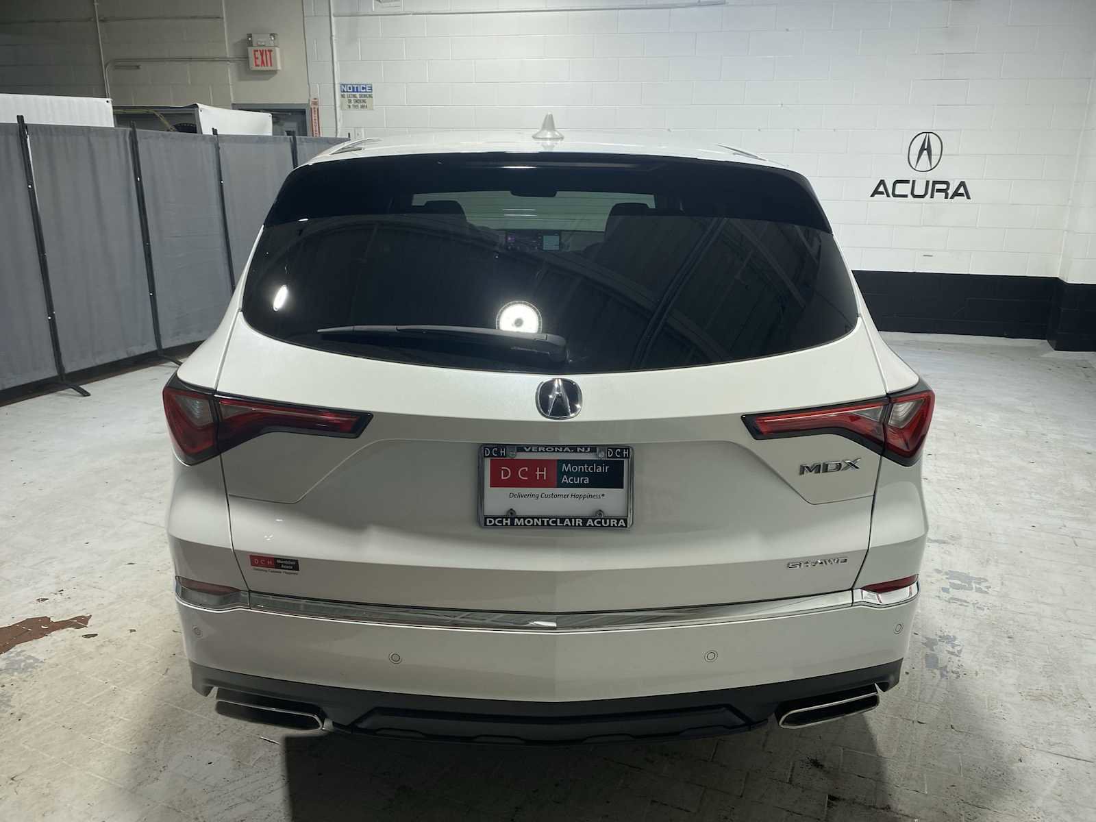 Certified 2023 Acura MDX SH-AWD w/ Technology Package image 5
