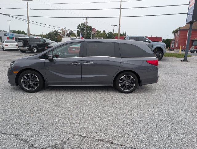 Used 2023 Honda Odyssey Elite image 2