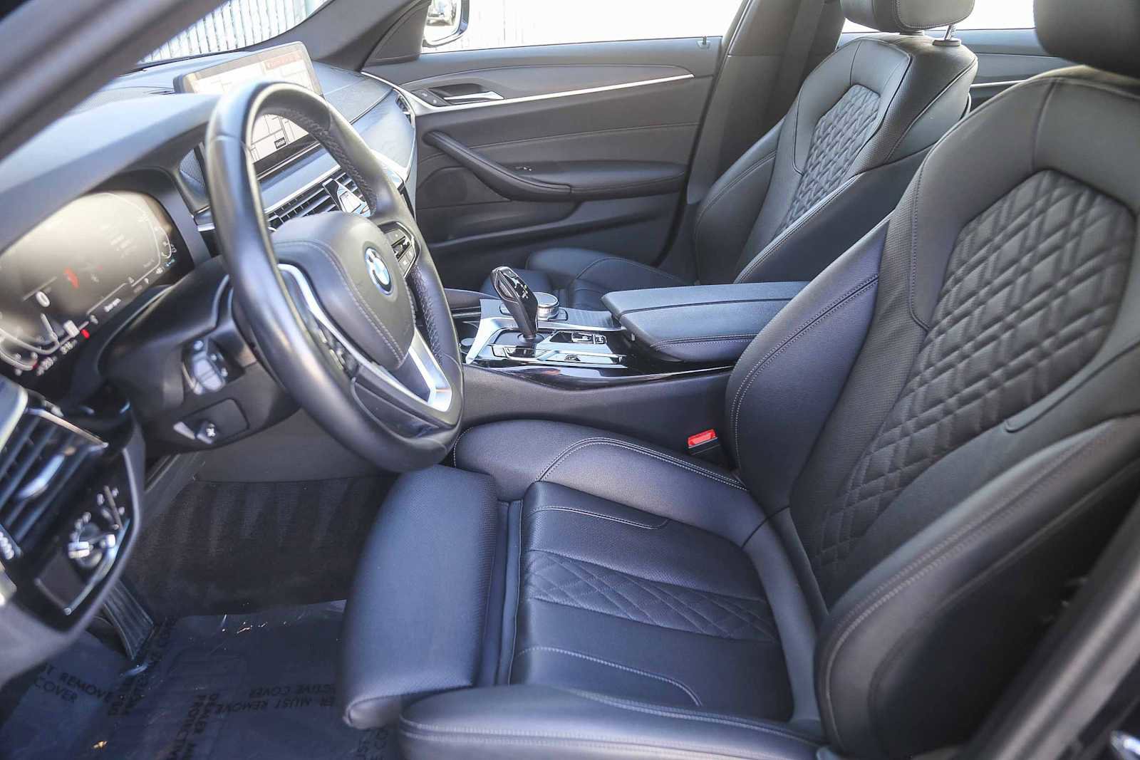 Certified 2023 BMW 530e w/ Convenience Package image 14