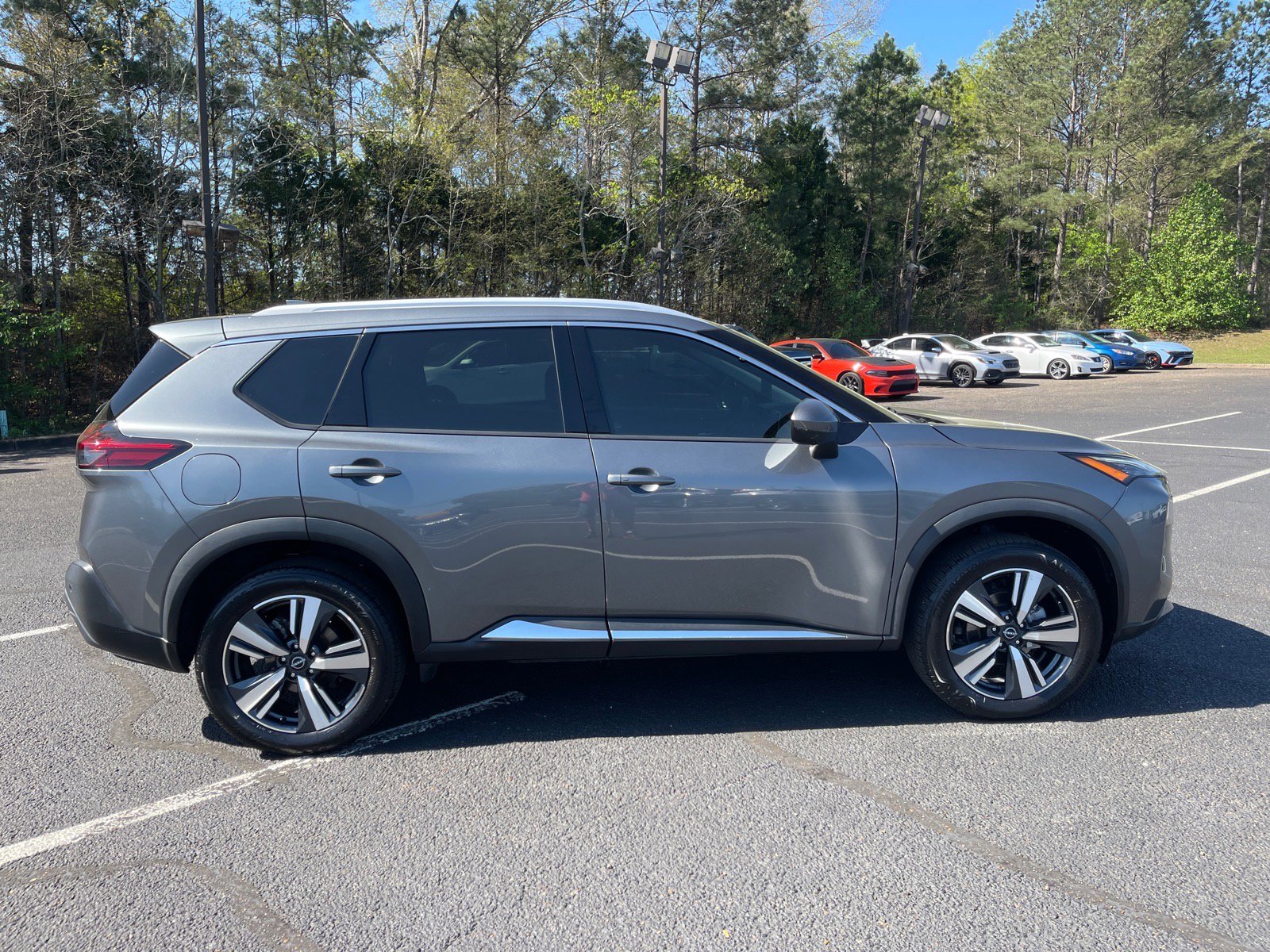 Used 2023 Nissan Rogue SL AWD/4WD image 21