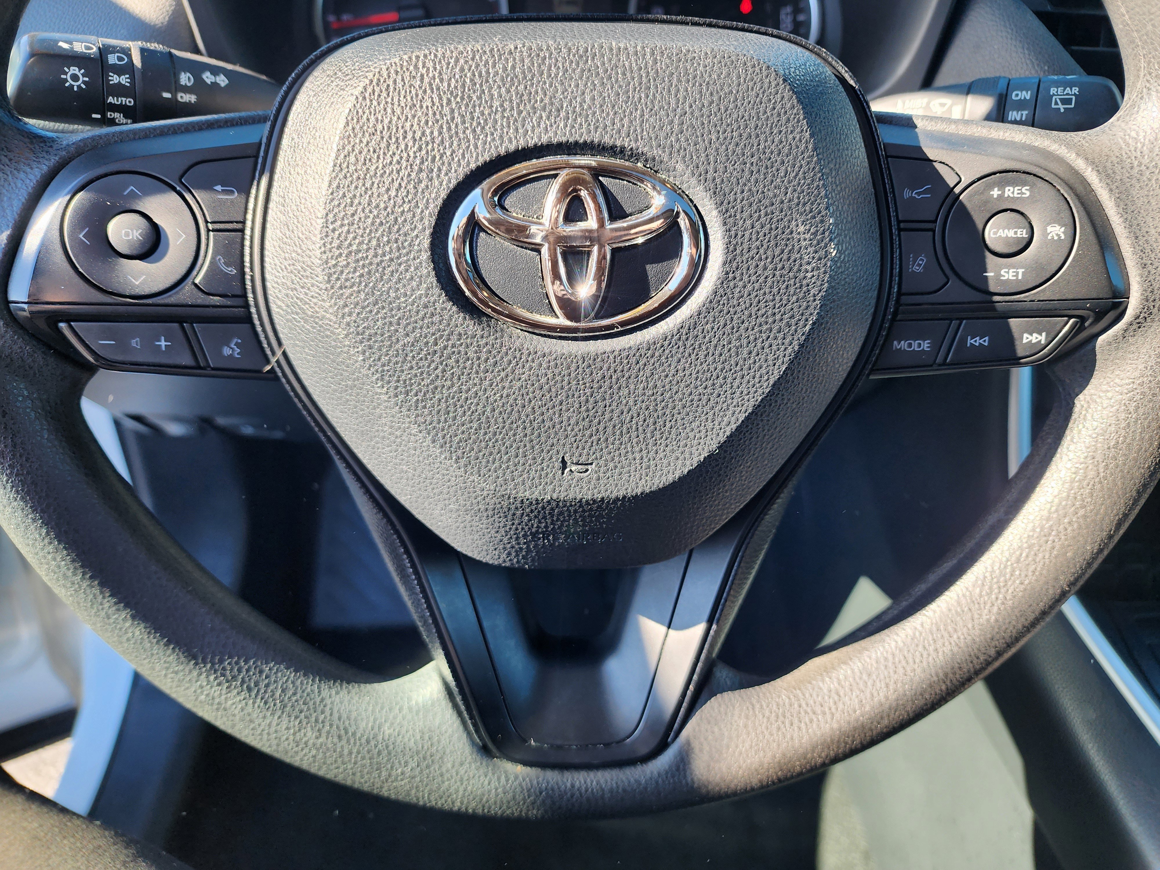 Used 2019 Toyota RAV4 XLE image 28