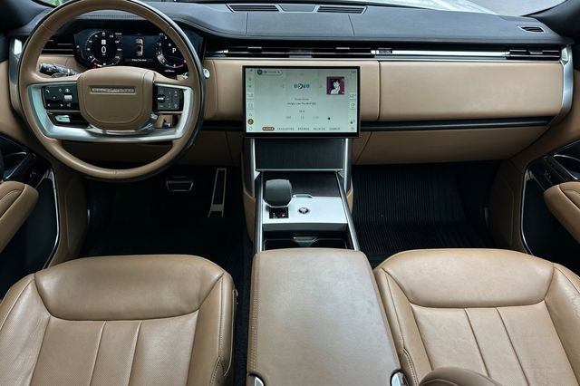 Used 2024 Land Rover Range Rover SE image 12