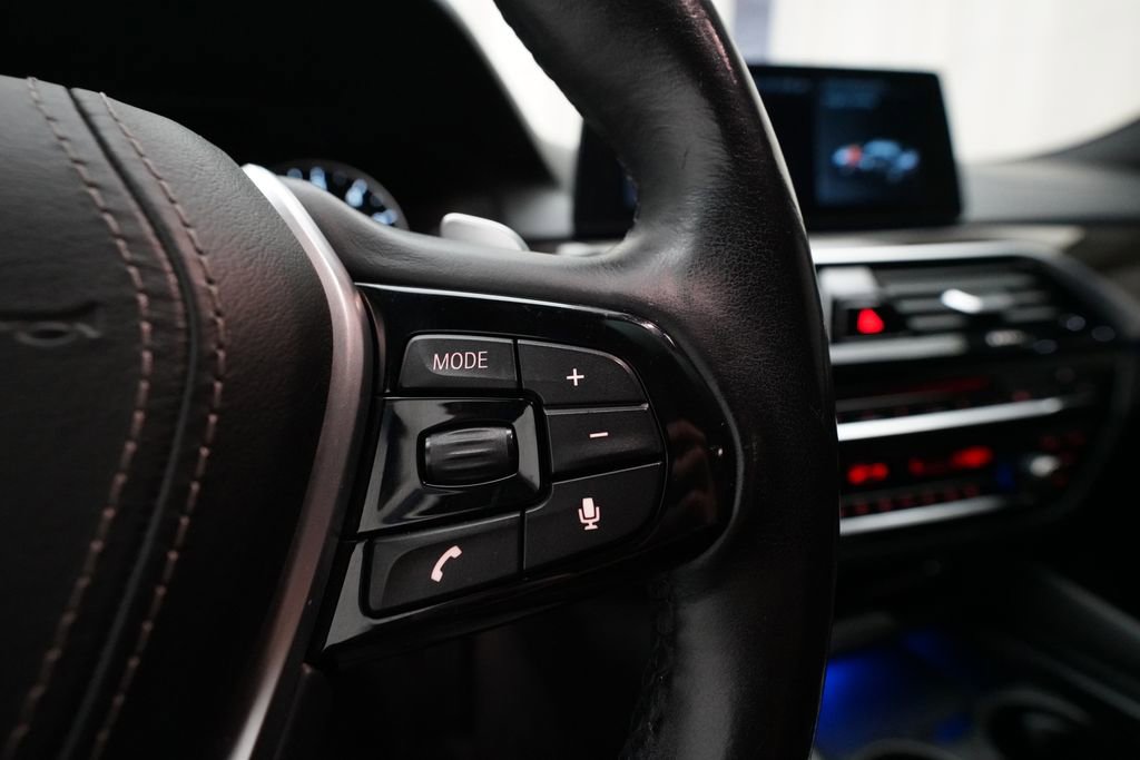 Used 2018 BMW 540i xDrive image 19