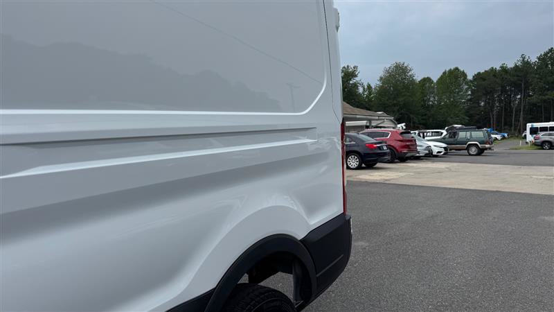 Used 2023 Ford E-Transit Medium Roof RWD image 17