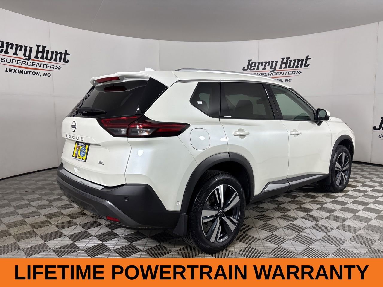 Used 2023 Nissan Rogue SL w/ SL Premium Package image 5