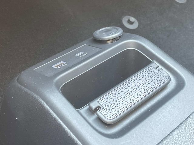 Used 2023 Nissan Ariya FWD image 28