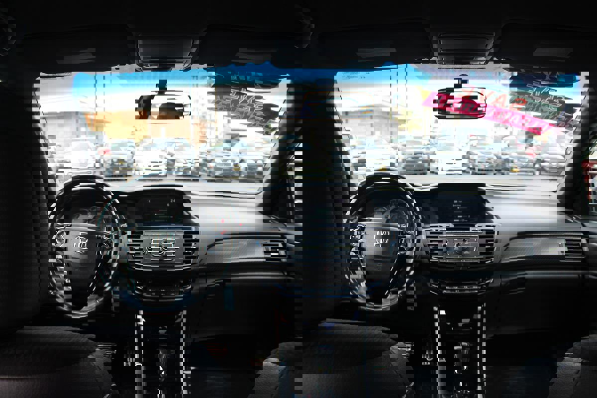 Used 2017 Honda Accord Sport image 23