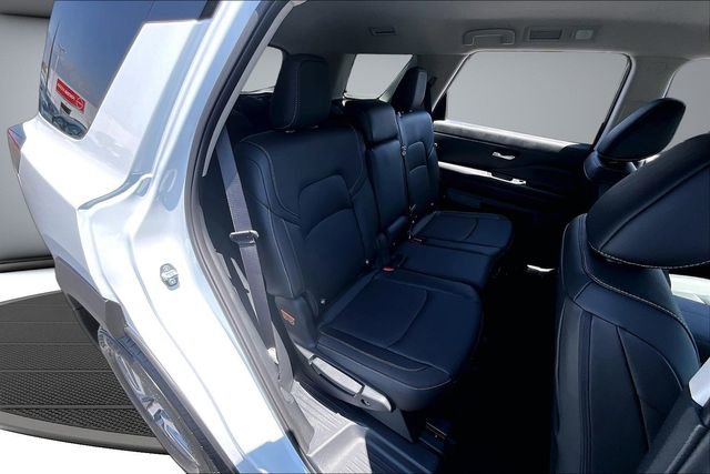 New 2026 Nissan Pathfinder SL FWD image 10