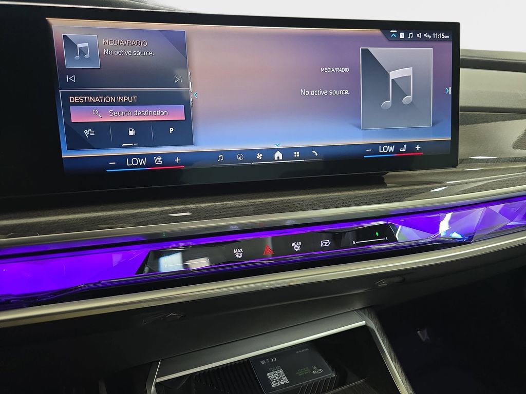 Used 2025 BMW 760i xDrive 760i xDrive w/ Premium Package image 23