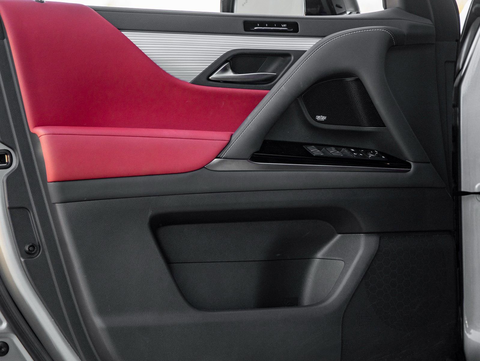 Used 2022 Lexus LX 600 F Sport w/ Accessory Package (Z1) image 16