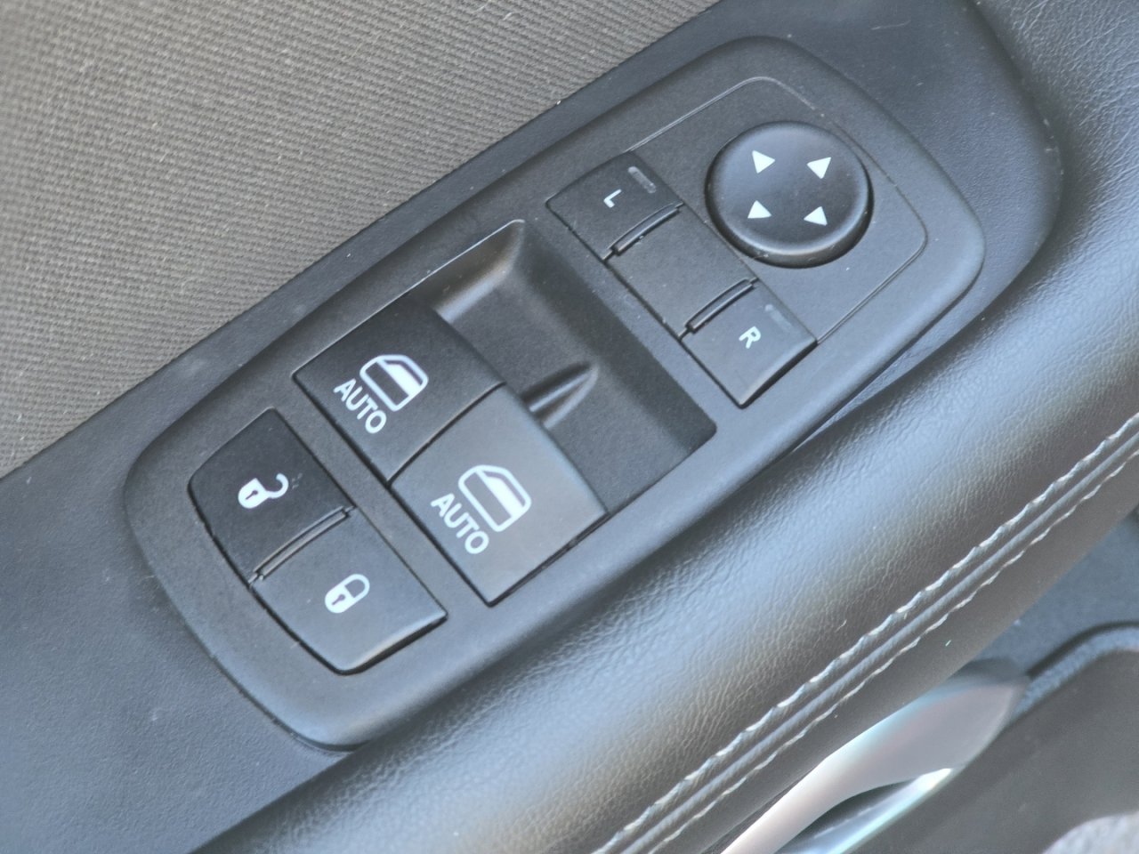 Used 2023 Dodge Challenger SXT w/ Blacktop Package image 22