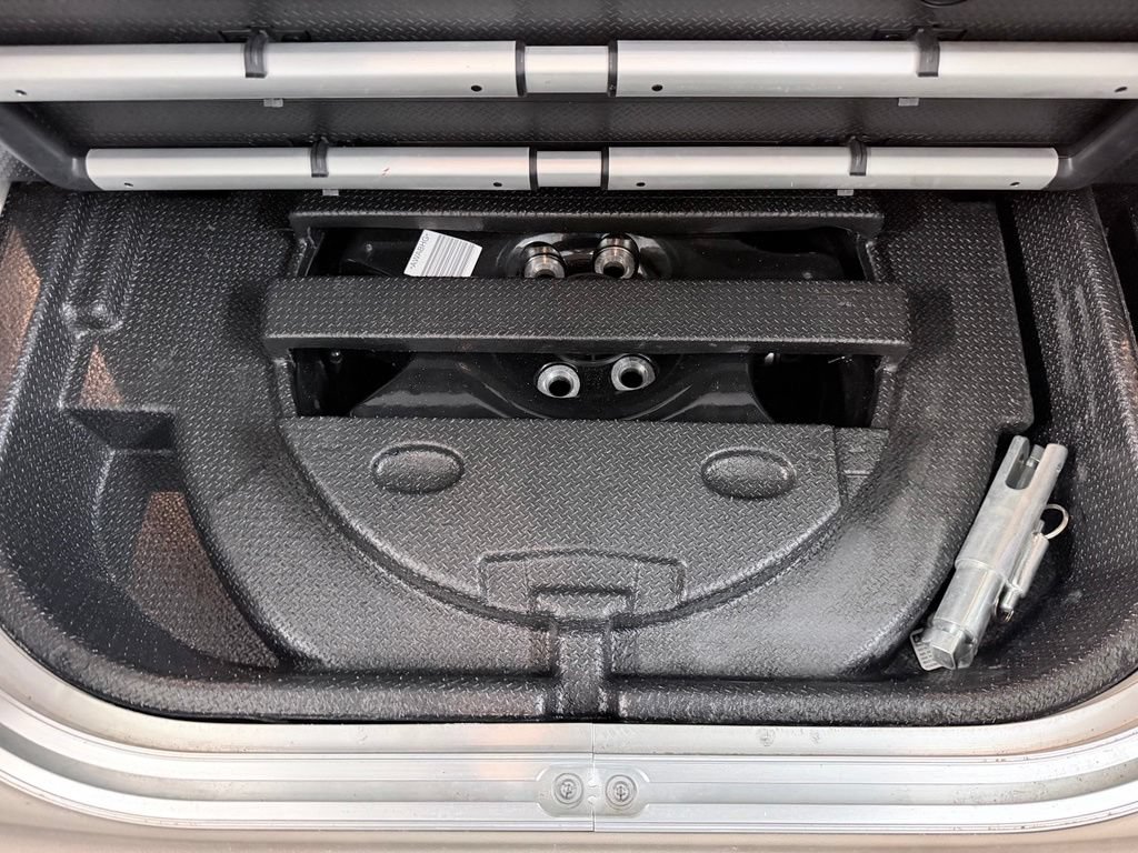 Used 2015 Cadillac SRX Premium FWD image 34