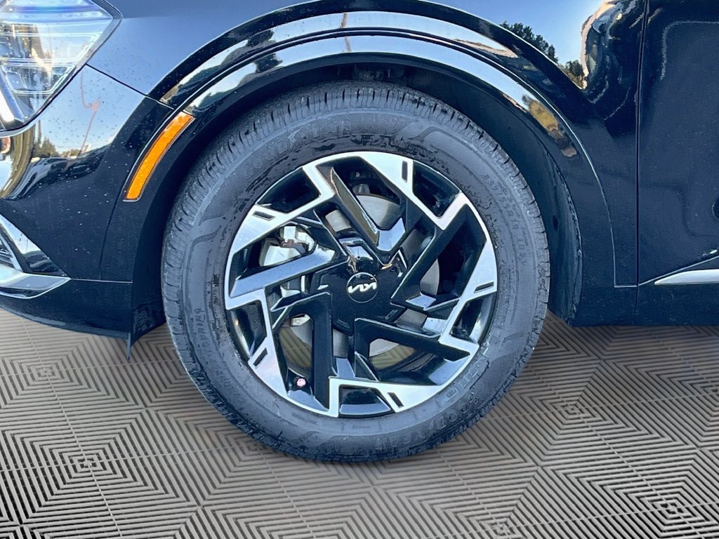 Certified 2024 Kia Sportage SX FWD image 11