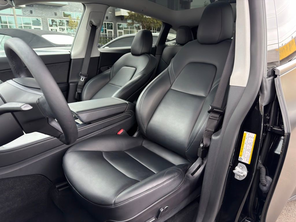 Used 2021 Tesla Model Y Performance image 17