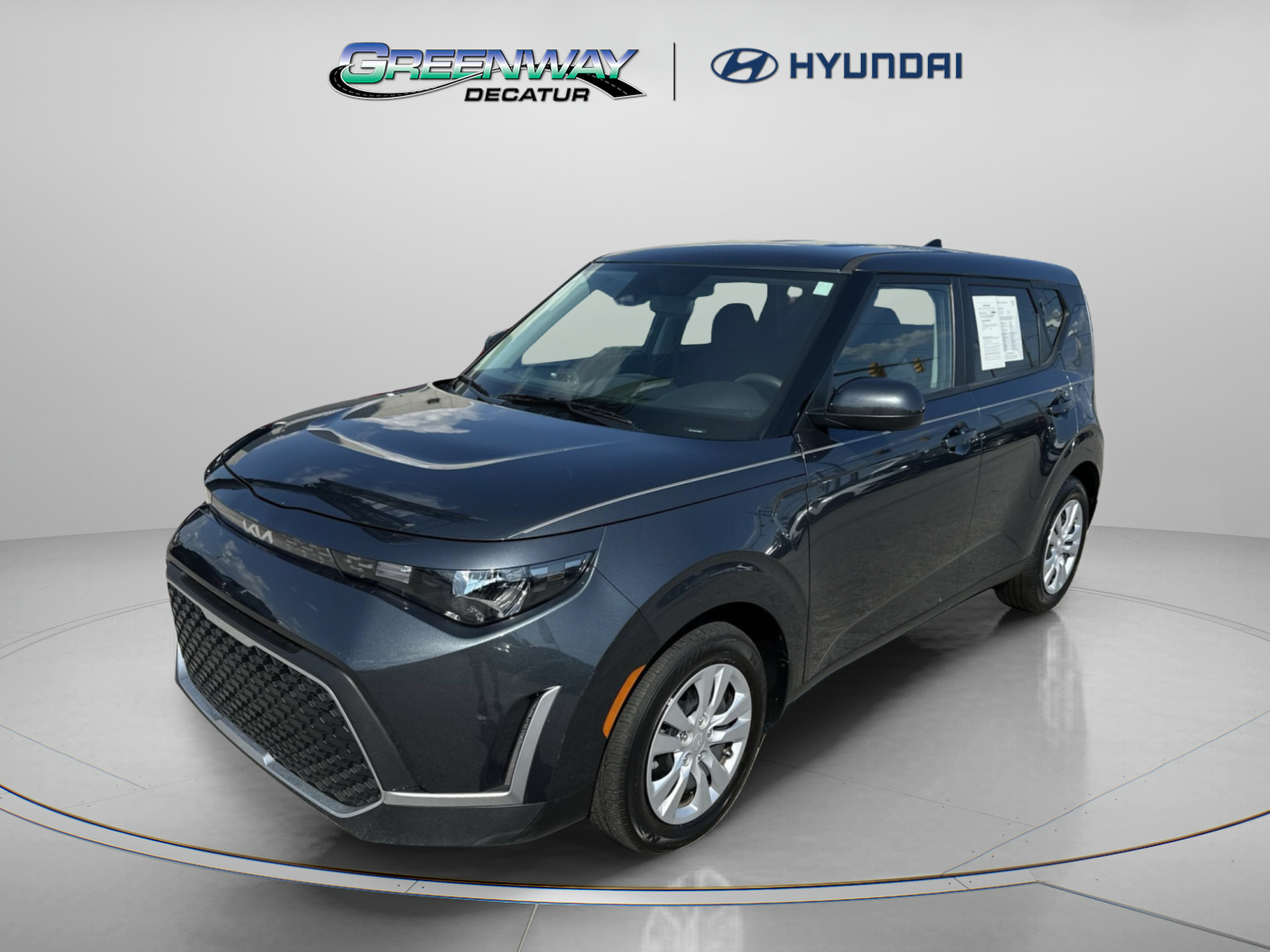 Used 2025 Kia Soul LX FWD image 4