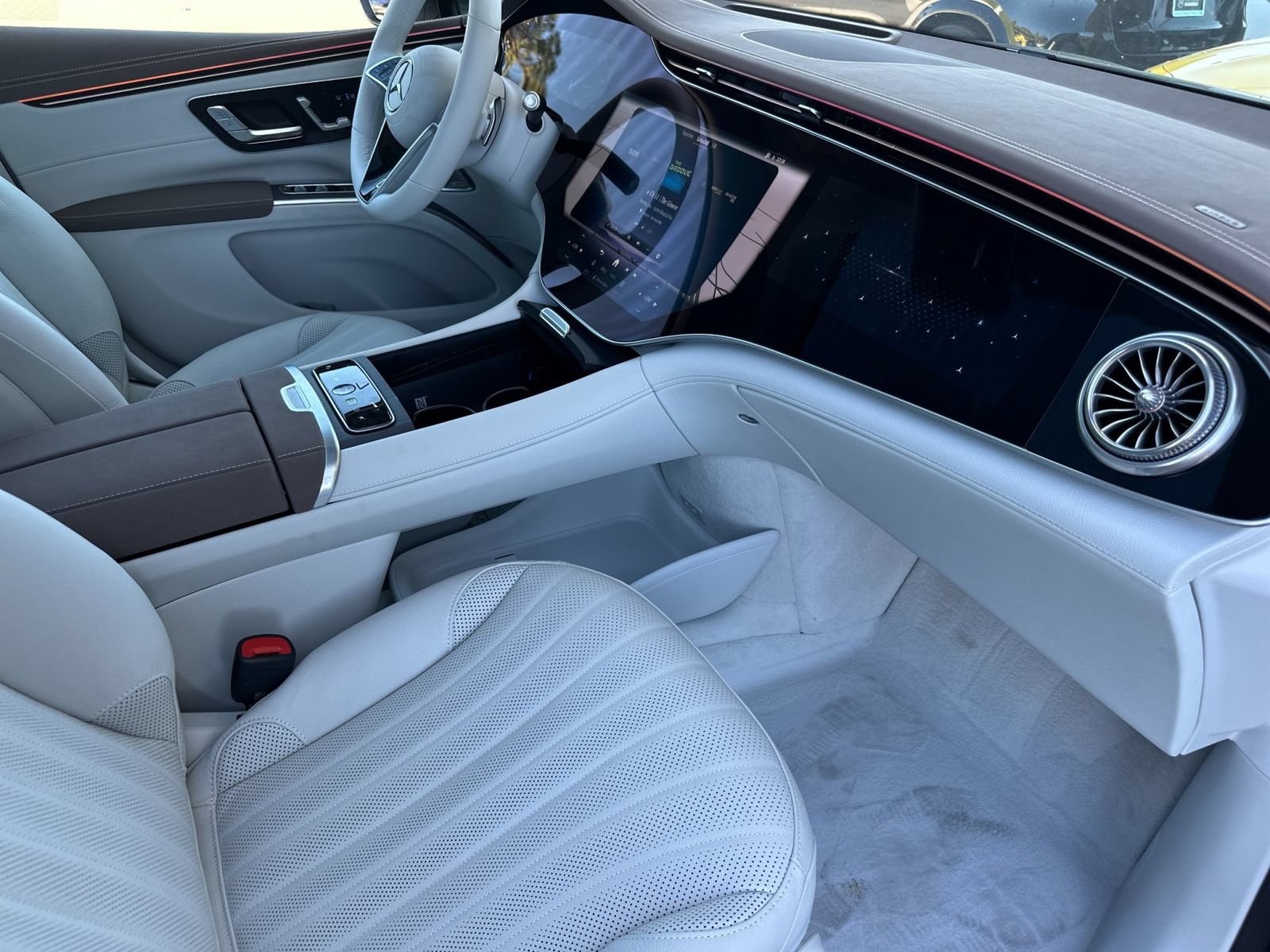 New 2026 Mercedes-Benz EQS 400 4MATIC SUV image 17