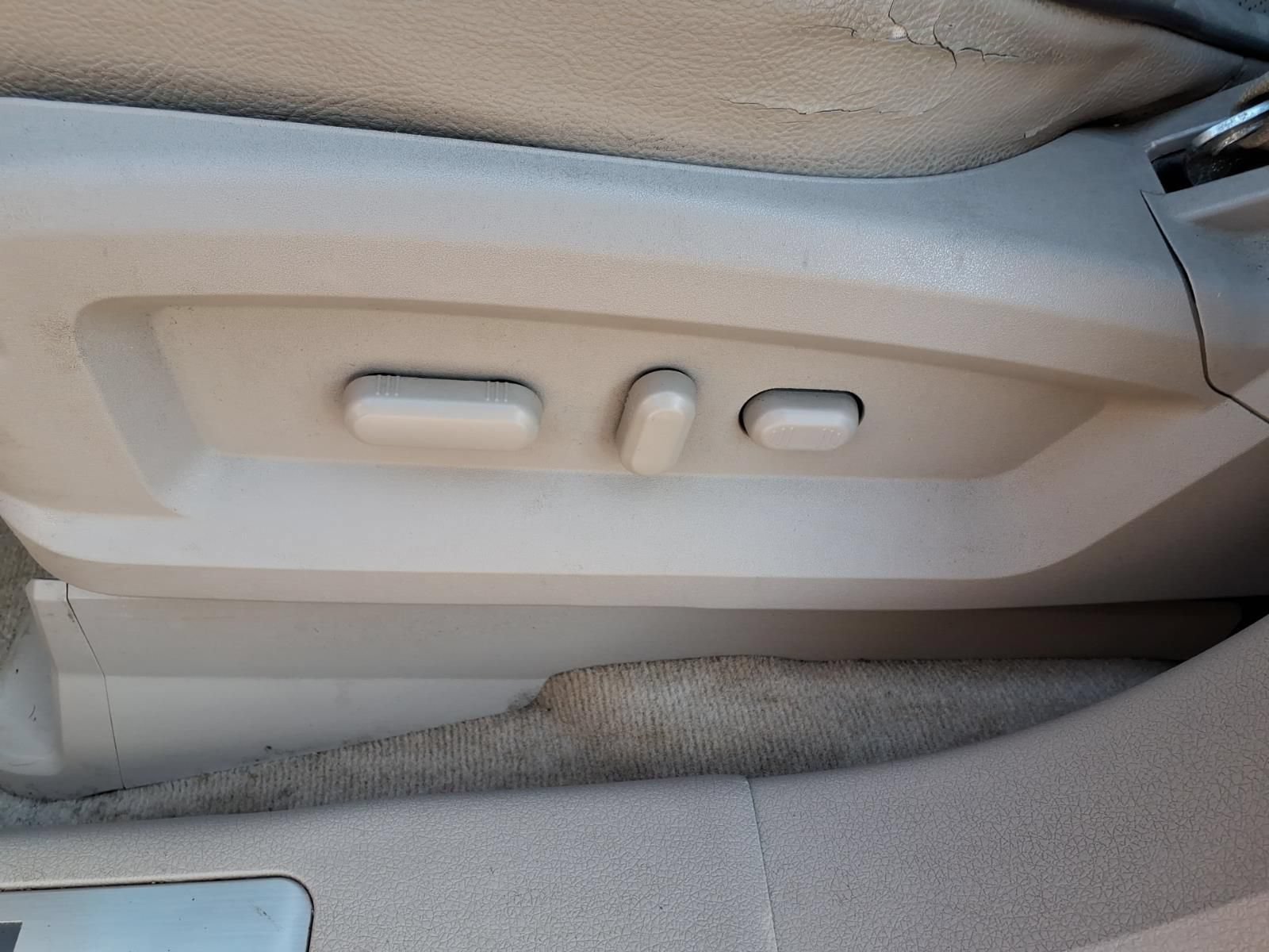 Used 2015 Lincoln MKX FWD w/ Equipment Group 101A image 18