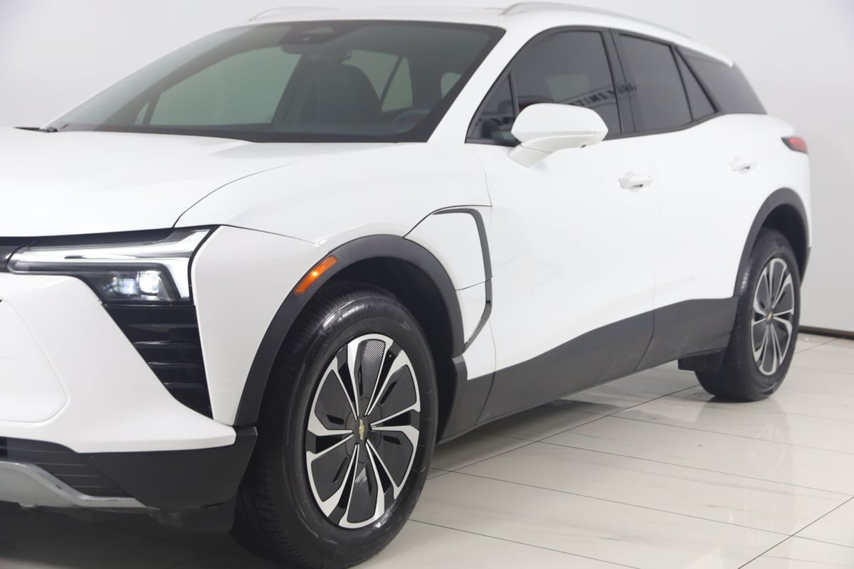 Used 2025 Chevrolet Blazer EV LT AWD/4WD image 51